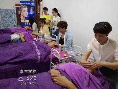扬州嘉丰职业培训学校2019第六期美容师职业资格认证培训班圆满成功