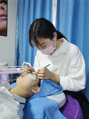 东莞美容职业培训中心 开启美容师职业生涯的全科学习之路