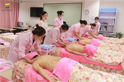 广西正规美容培训学校 开启专业美容职业之路