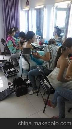 阜阳汝老师化妆学校 专业成就美丽梦想的殿堂