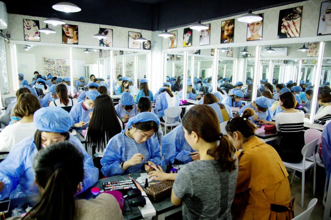 美容师职业技能等级考试在滕州市维纳斯职业培训学校定点认定机构举行